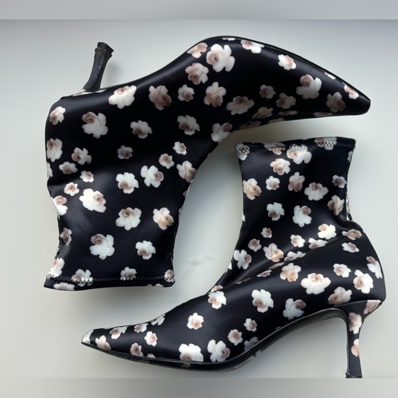 SENSO Shoes - Floral Black Ankle Boots
